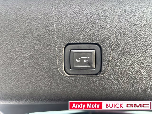 Used 2023 Chevrolet Traverse LT FWD image 12