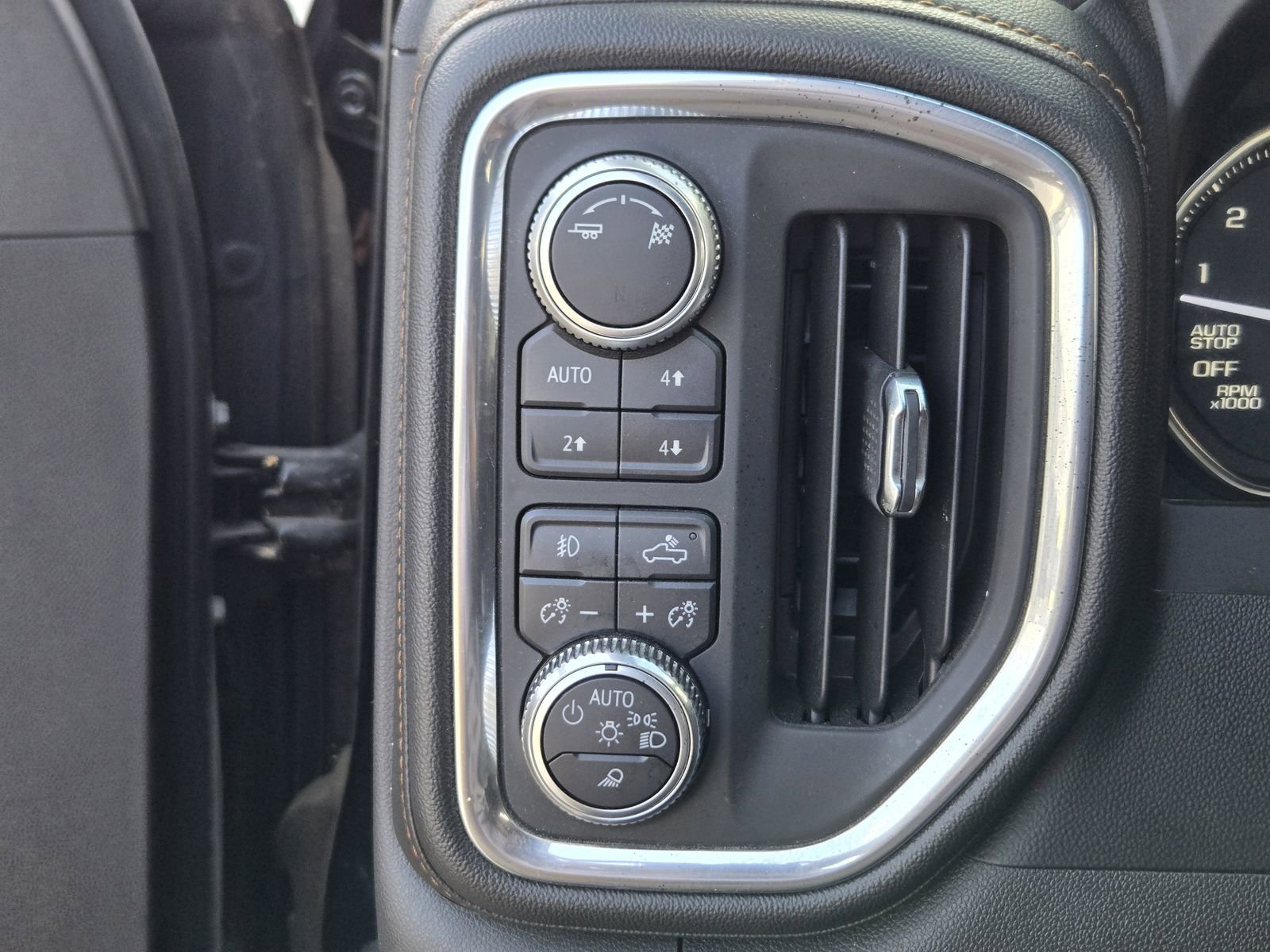 Used 2019 GMC Sierra 1500 AT4 w/ AT4 Premium Package image 25