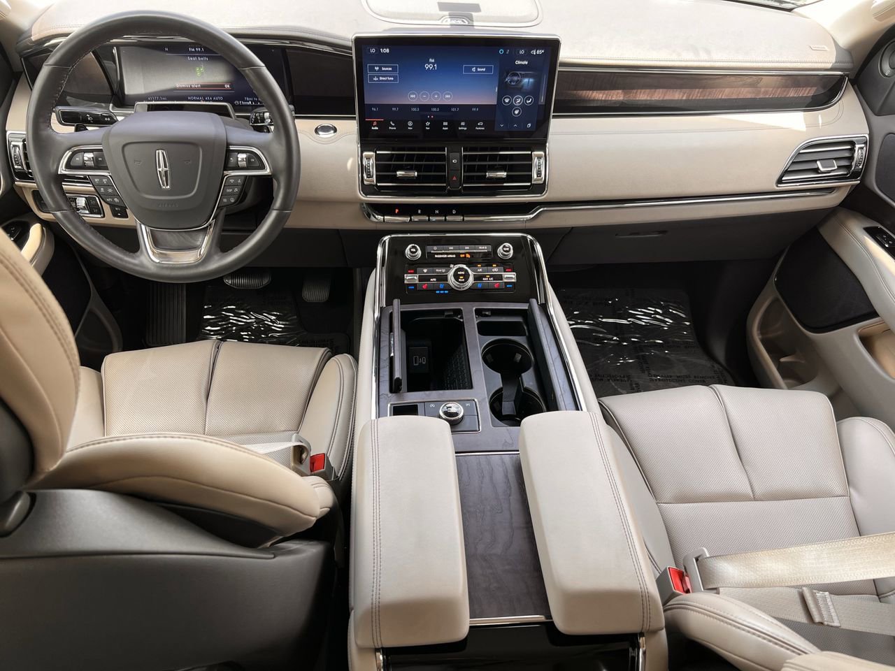 Used 2024 Lincoln Navigator Premiere AWD/4WD image 11