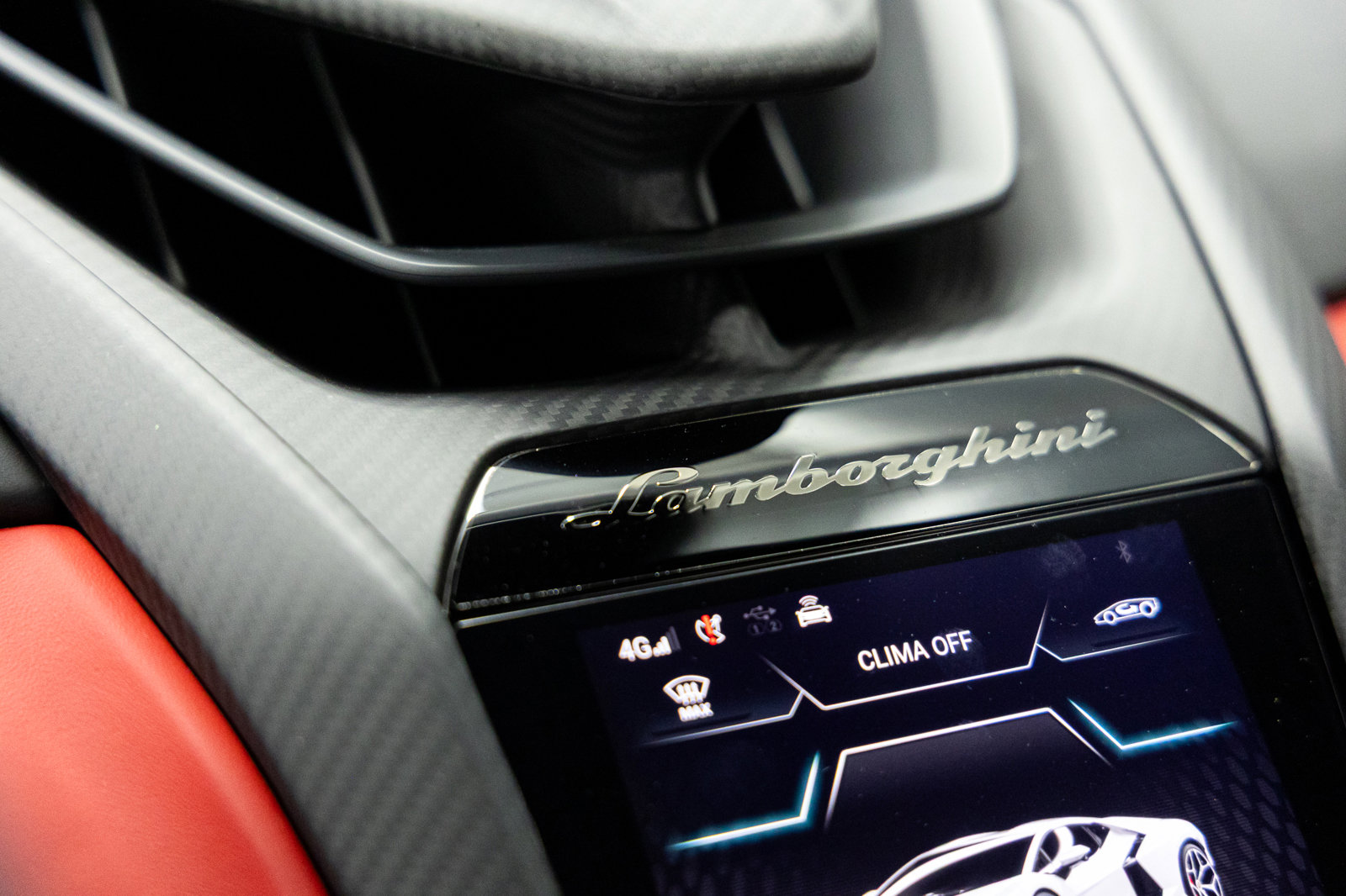 Used 2024 Lamborghini Revuelto image 50