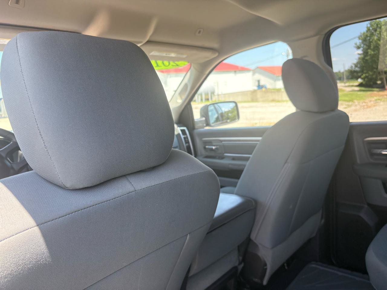 Used 2017 RAM 1500 Classic SLT AWD/4WD image 30