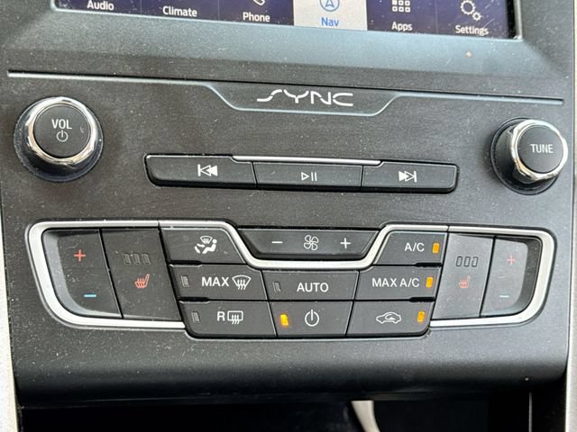 Used 2019 Ford Fusion SEL FWD image 19