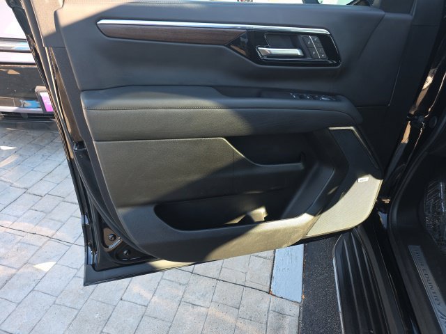 Used 2025 Chevrolet Tahoe High Country w/ Sun And Tow Package AWD/4WD image 17