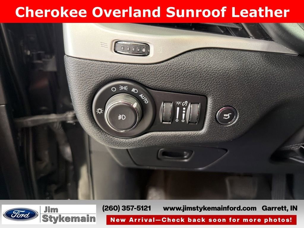 Used 2016 Jeep Cherokee Overland image 18