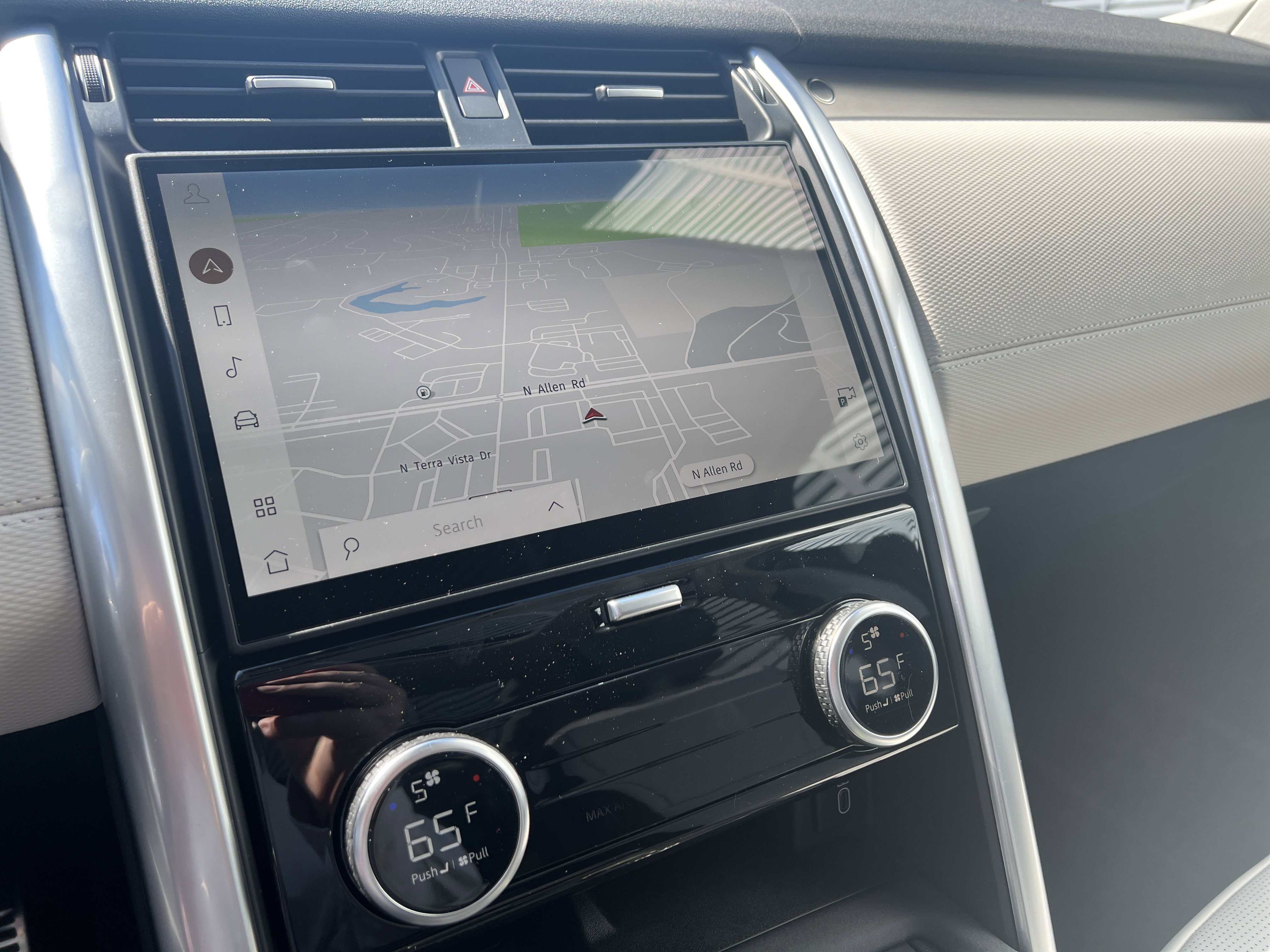 New 2026 Land Rover Discovery Limited Edition image 10