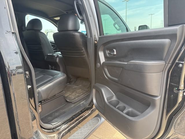 Used 2019 Nissan Titan SL w/ Midnight Edition image 20