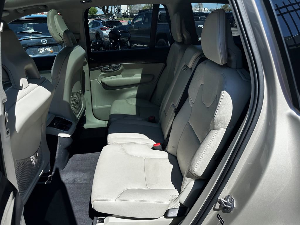 Used 2016 Volvo XC90 T6 Momentum w/ Momentum Plus Package image 12