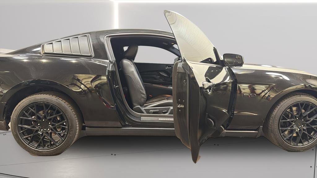 Used 2011 Ford Mustang GT Premium w/ Comfort Pkg image 32