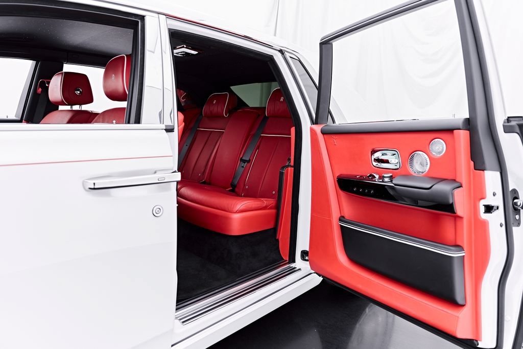 Used 2021 Rolls-Royce Phantom Sedan RWD image 43