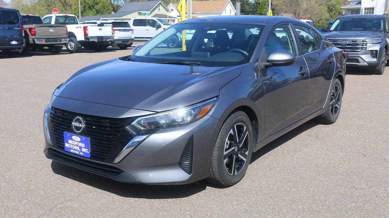 Used 2024 Nissan Sentra SV FWD image 2