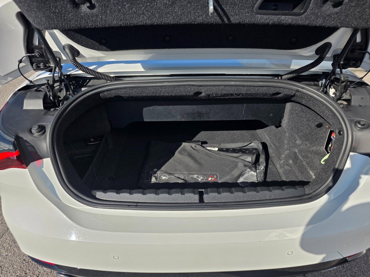 Used 2024 BMW 430i Convertible image 11