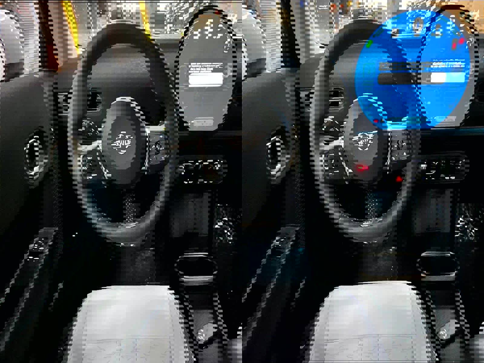 Used 2025 MINI Cooper 2-Door Hardtop image 8