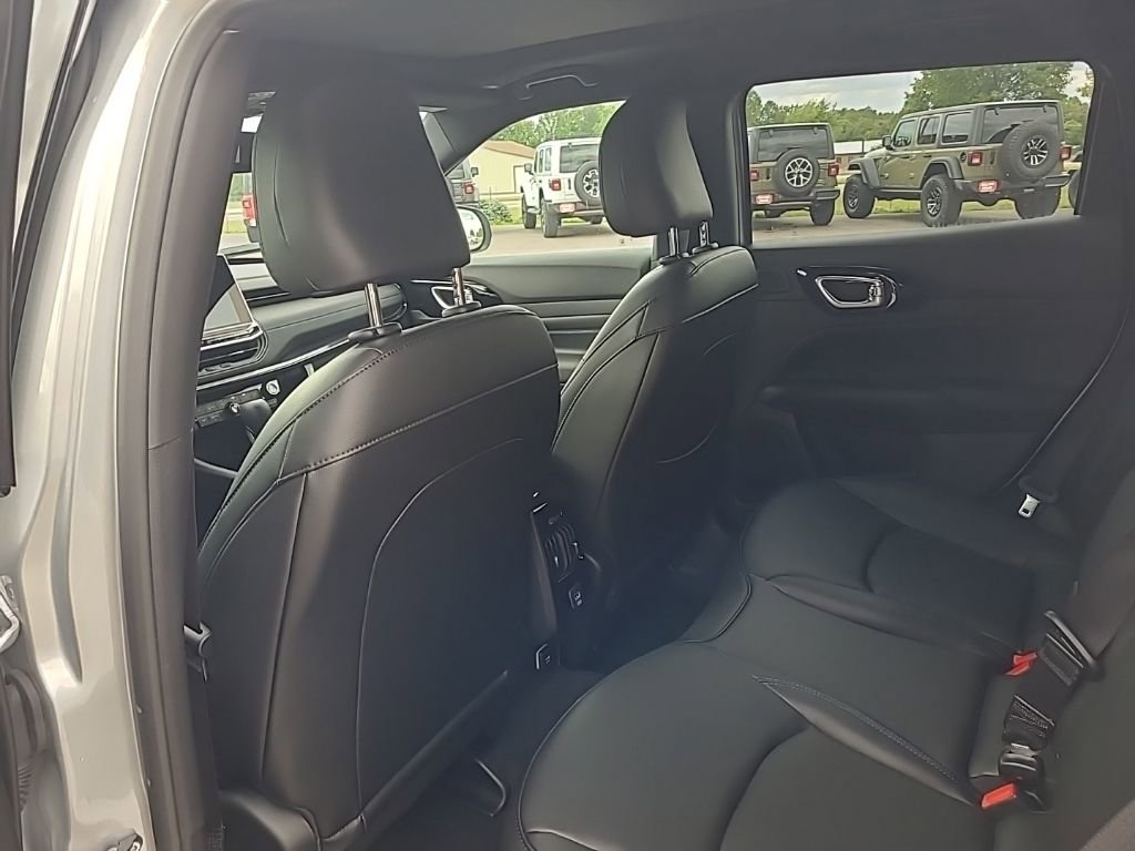 New 2025 Jeep Compass Limited w/ Sun & Sound Group image 15