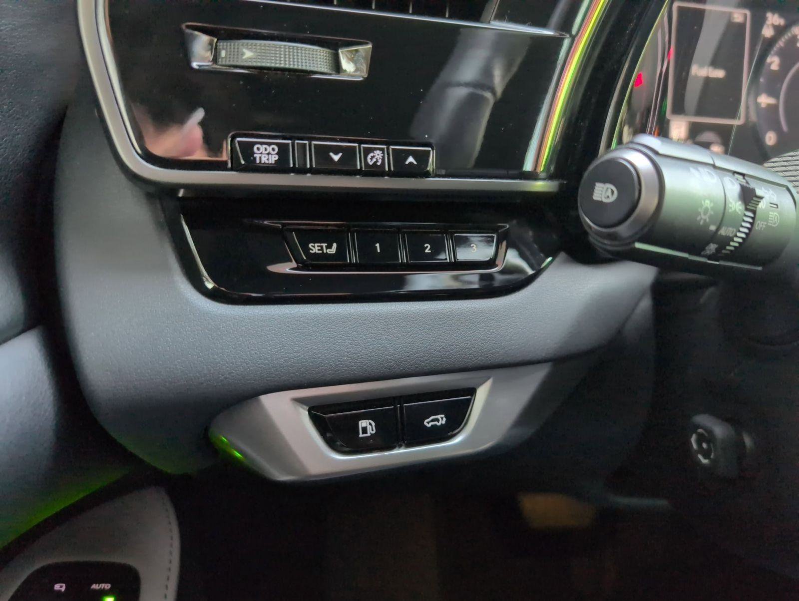 Used 2023 Lexus RX 350 Premium w/ Accessory Package (Z1) image 6