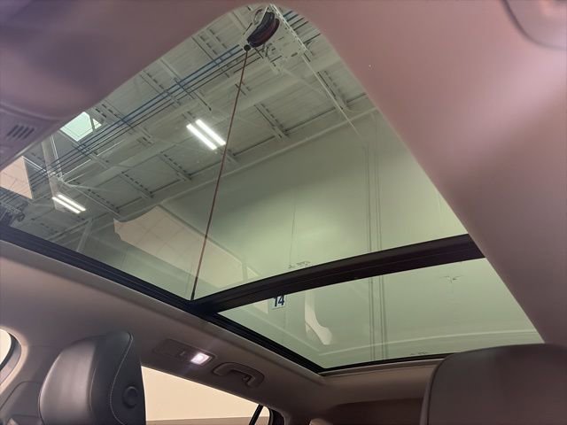 Used 2022 Volkswagen Tiguan SE image 9