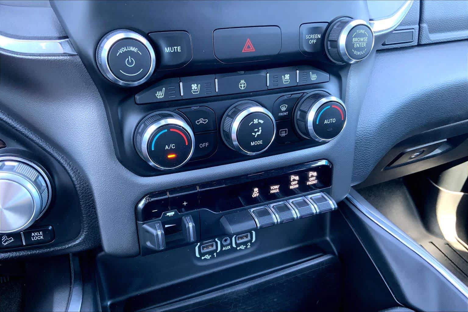 Used 2020 RAM 1500 Laramie w/ Sport Appearance Package AWD/4WD image 34