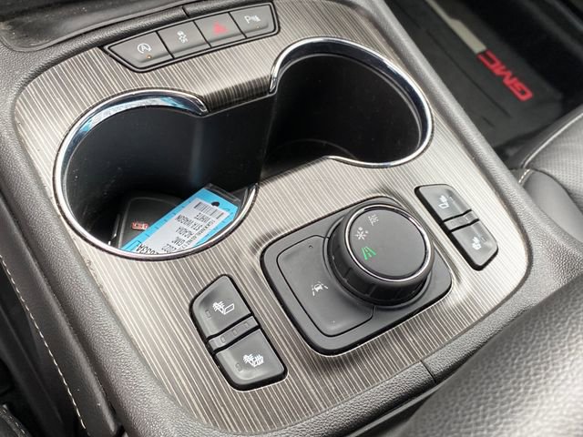 Used 2022 GMC Acadia SLT w/ LPO, Floor Liner Package FWD image 13
