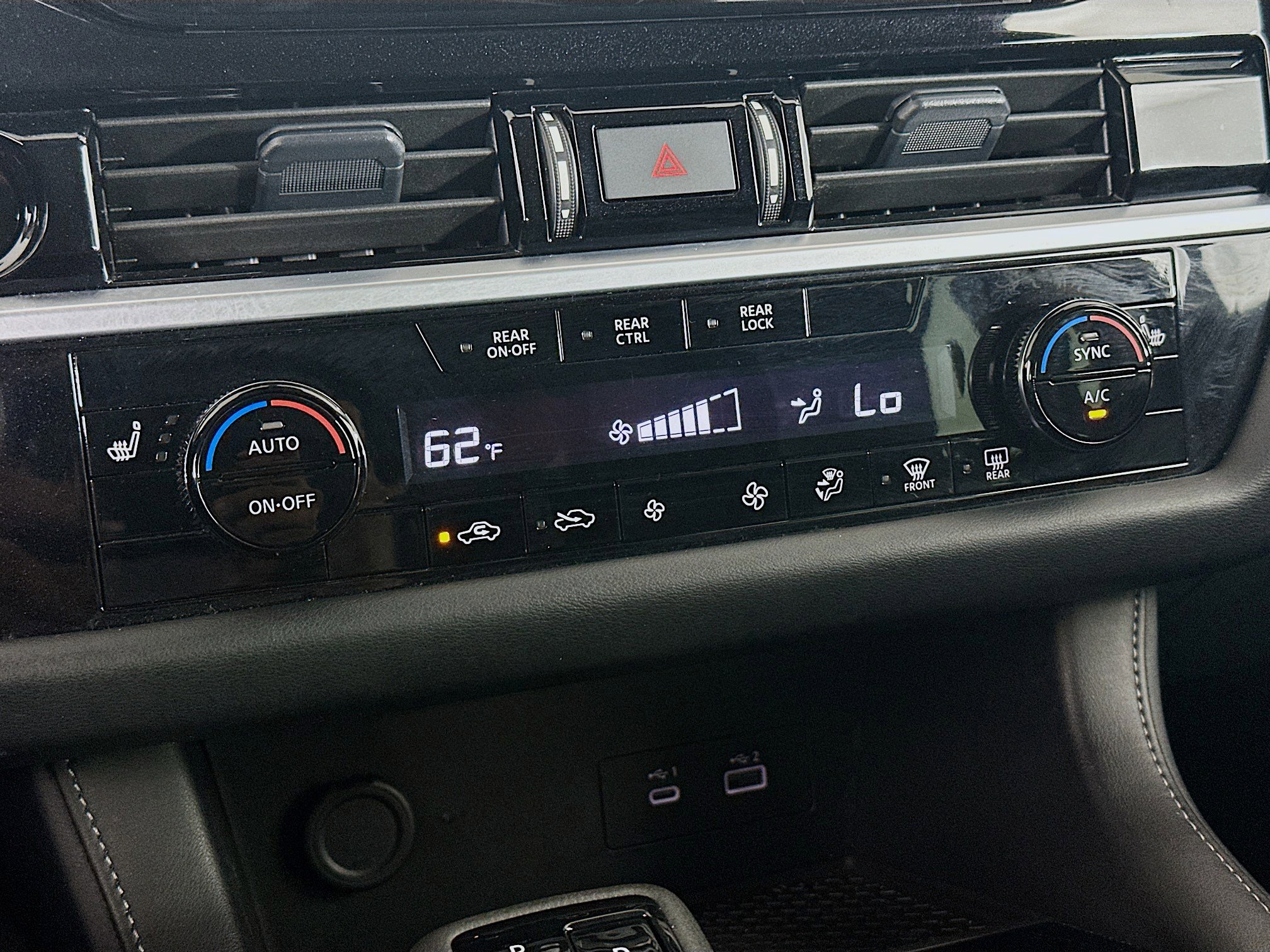 Used 2025 Nissan Pathfinder SV FWD image 23