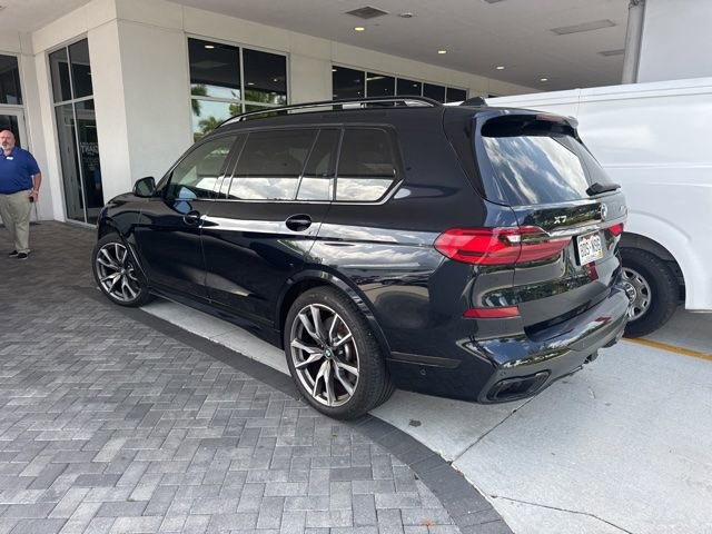 Used 2021 BMW X7 M50i w/ Dynamic Handling Package AWD/4WD image 3