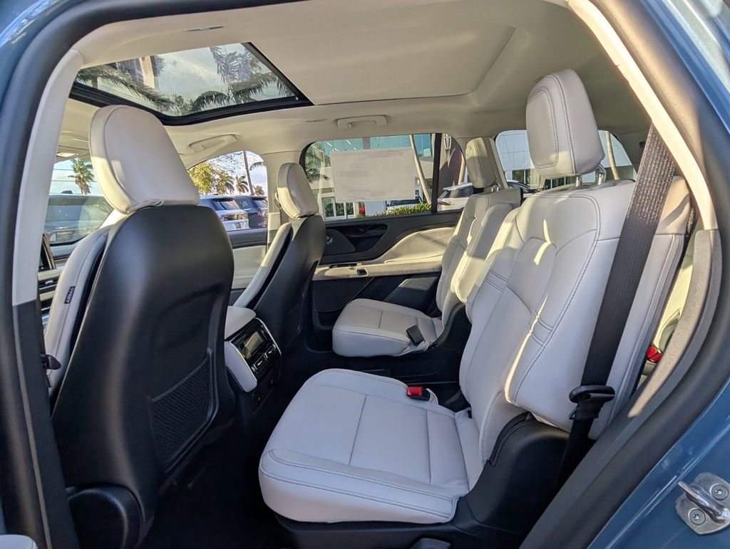 New 2026 Lincoln Aviator 2WD image 13