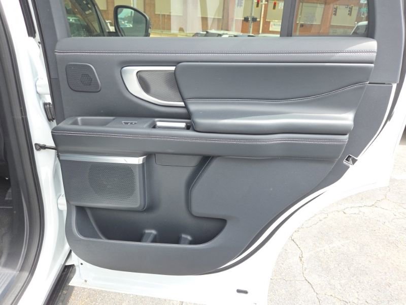 New 2026 Ford Expedition Platinum w/ Stealth Performance Package AWD/4WD image 19