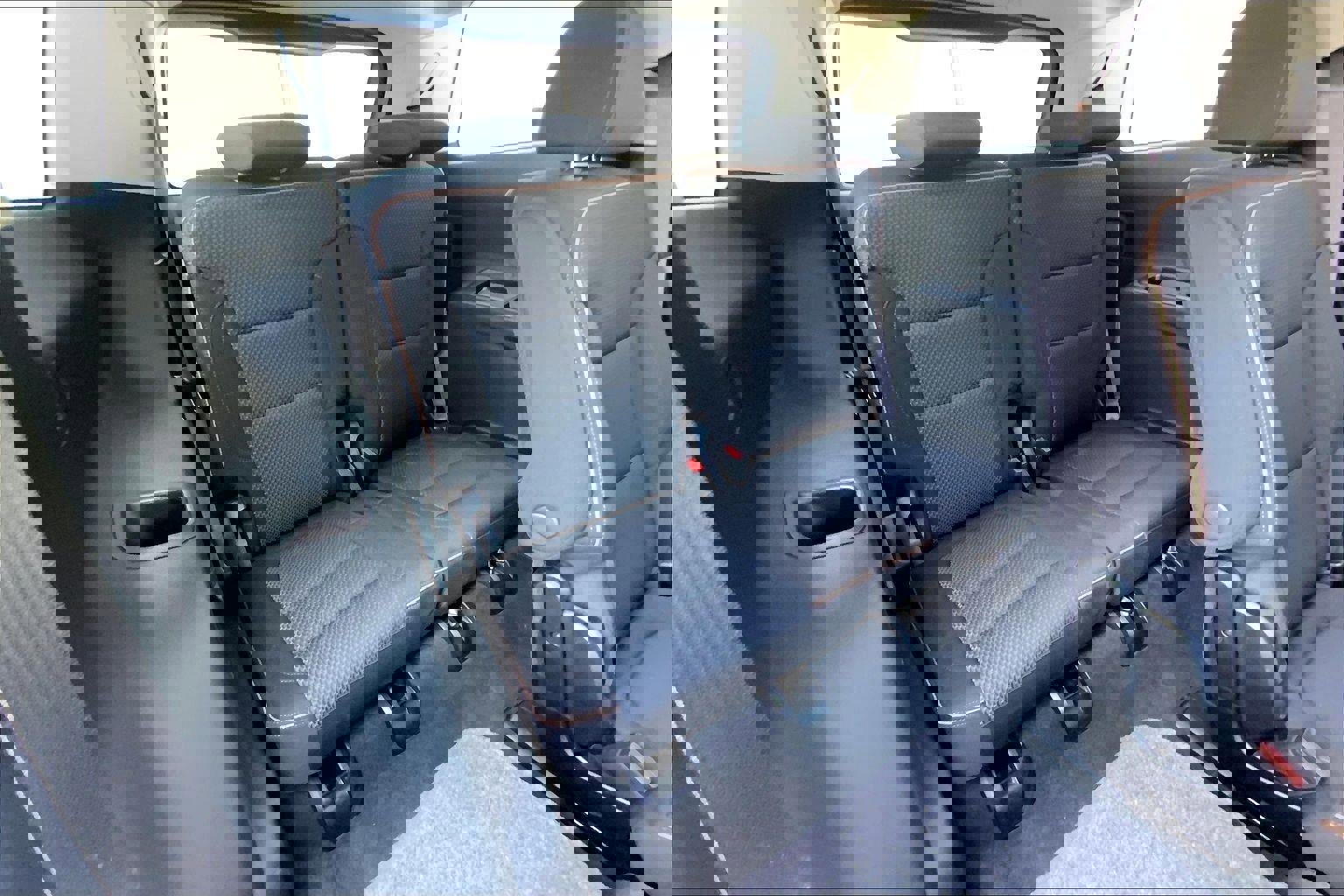 Used 2023 GMC Acadia AT4 image 24