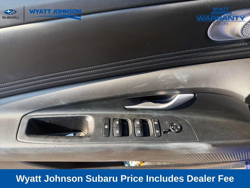 Used 2022 Hyundai Elantra Limited FWD image 20