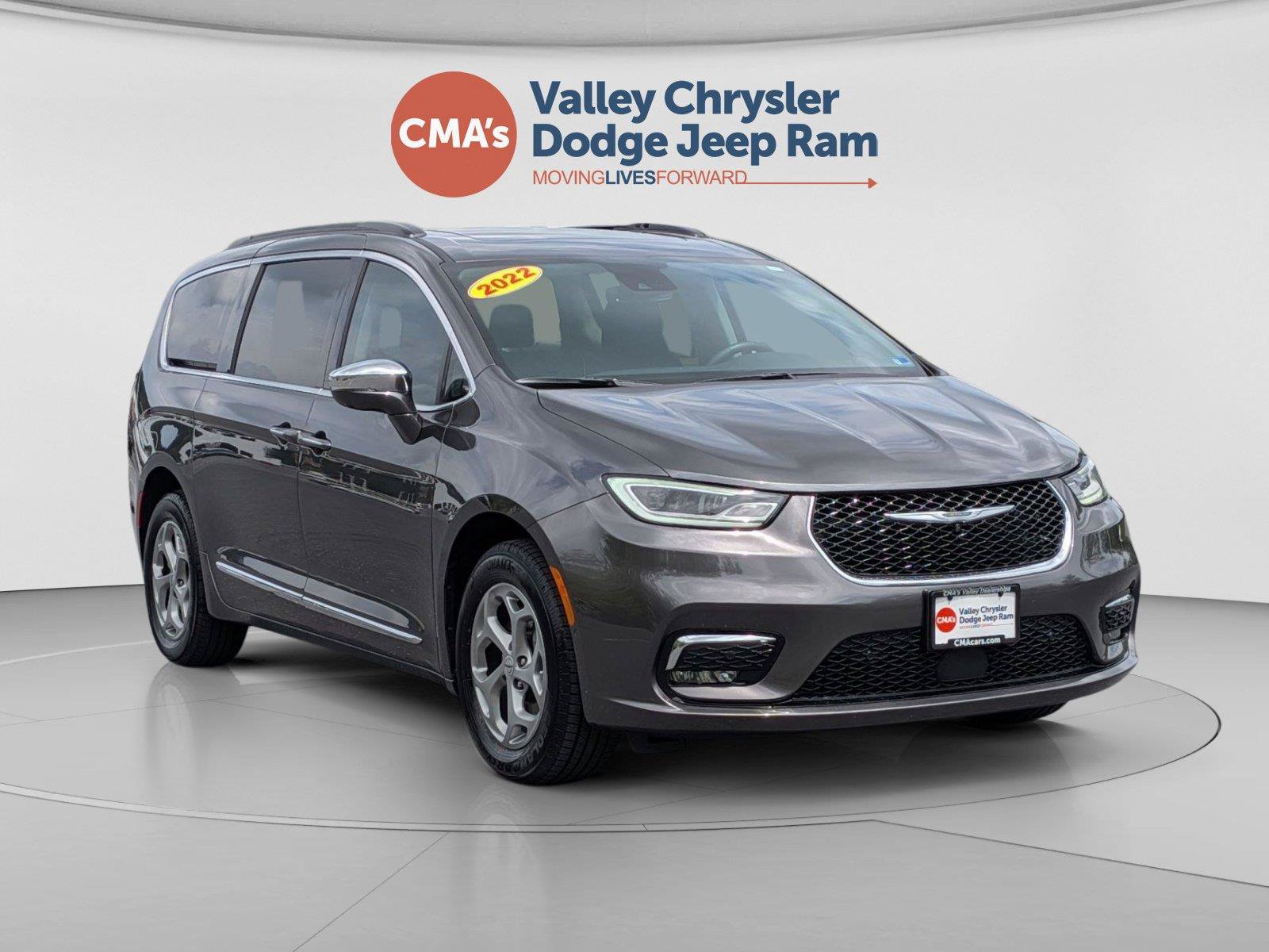 Used 2022 Chrysler Pacifica Limited AWD/4WD image 7