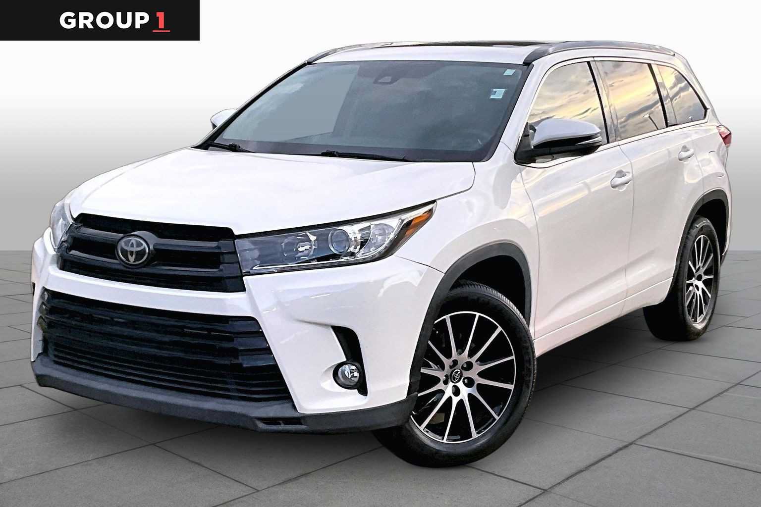 Used 2017 Toyota Highlander SE