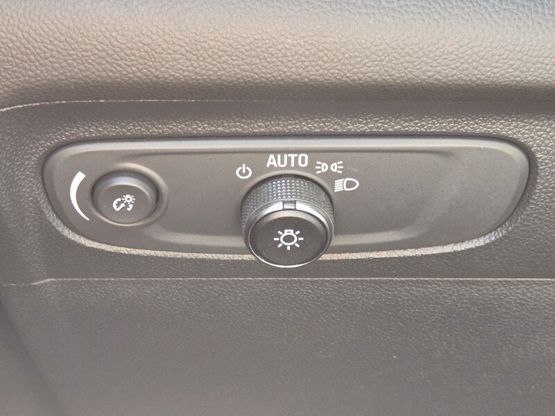 Used 2023 Buick Envision Preferred FWD image 28