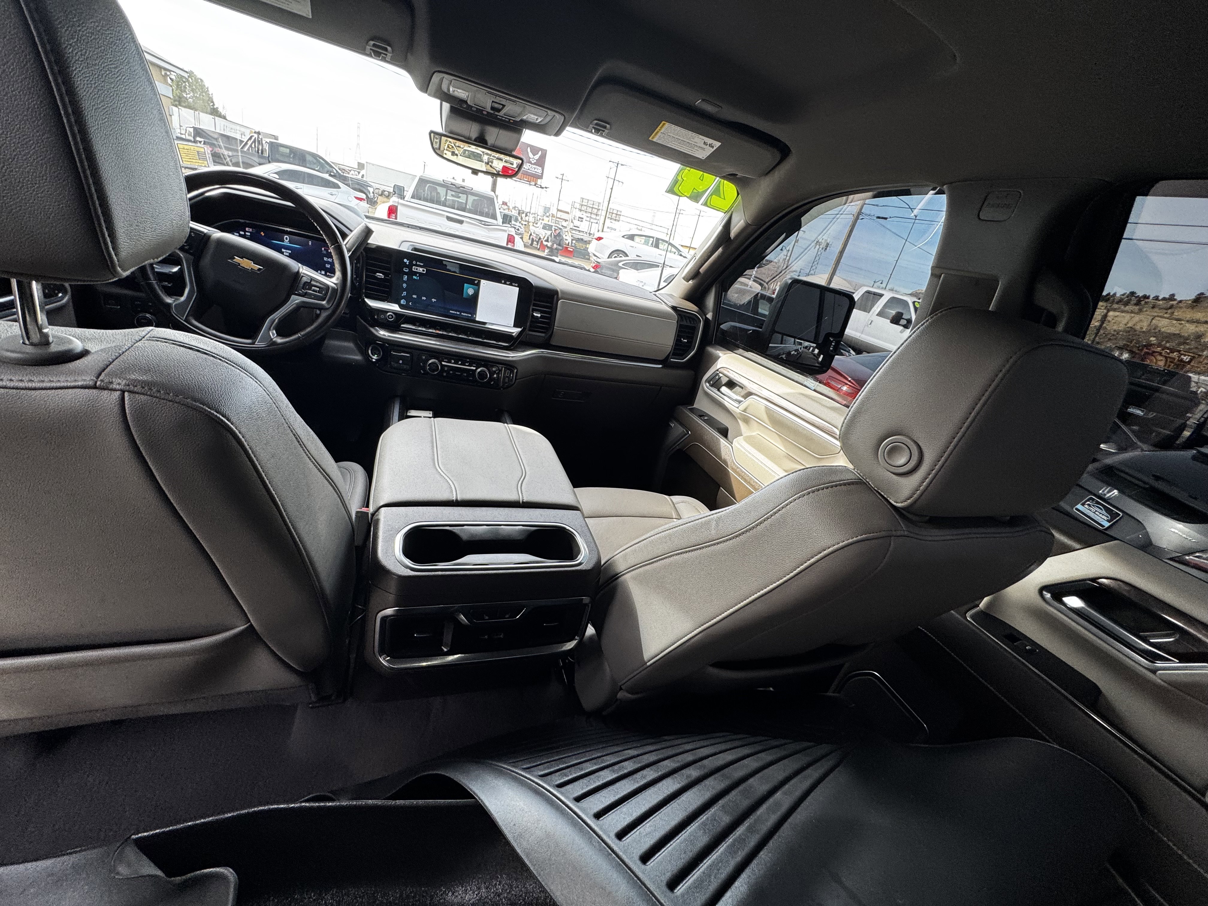 Used 2024 Chevrolet Silverado 2500 LTZ w/ LTZ Convenience Package image 16