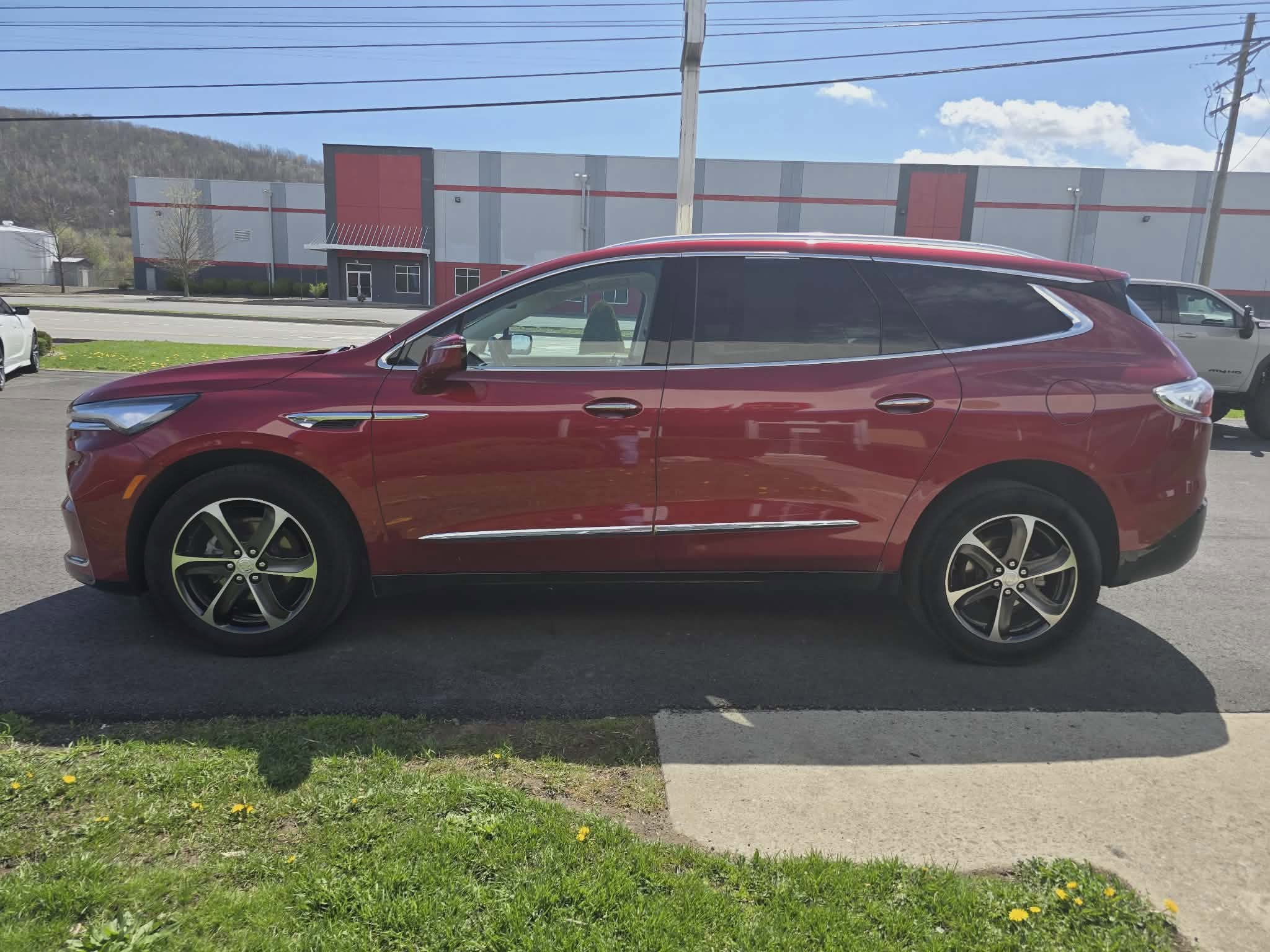 Used 2023 Buick Enclave Essence w/ Experience Buick Package AWD/4WD image 7