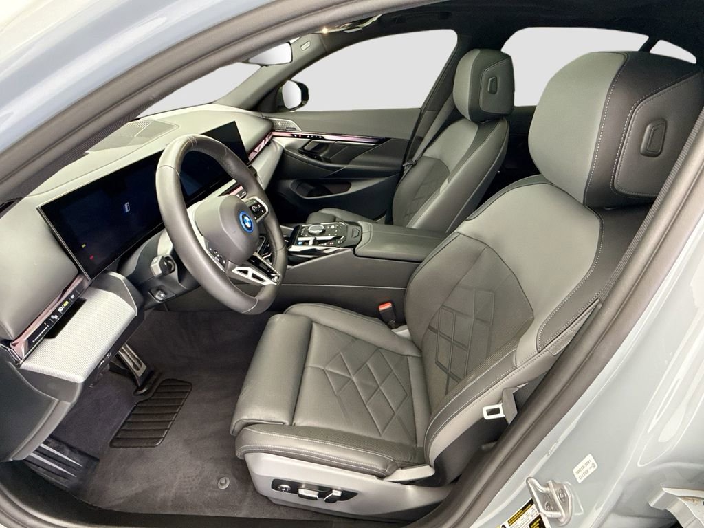 Certified 2026 BMW i5 eDrive40 w/ M Sport Package image 18