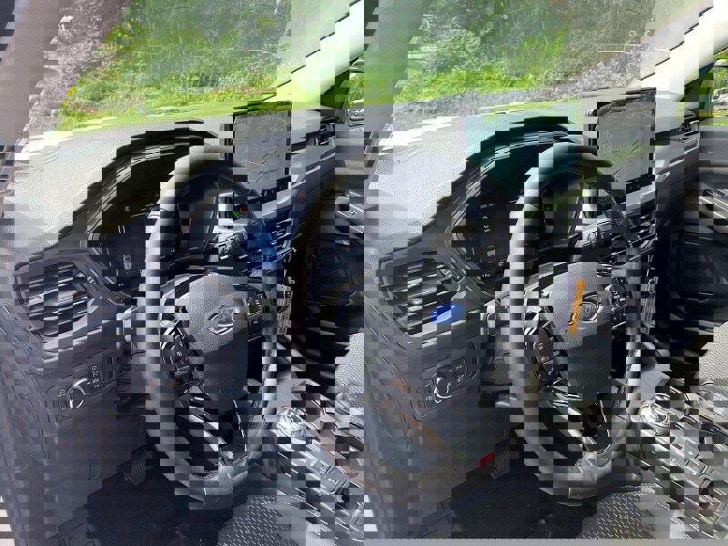 New 2025 Ford Escape SE image 37