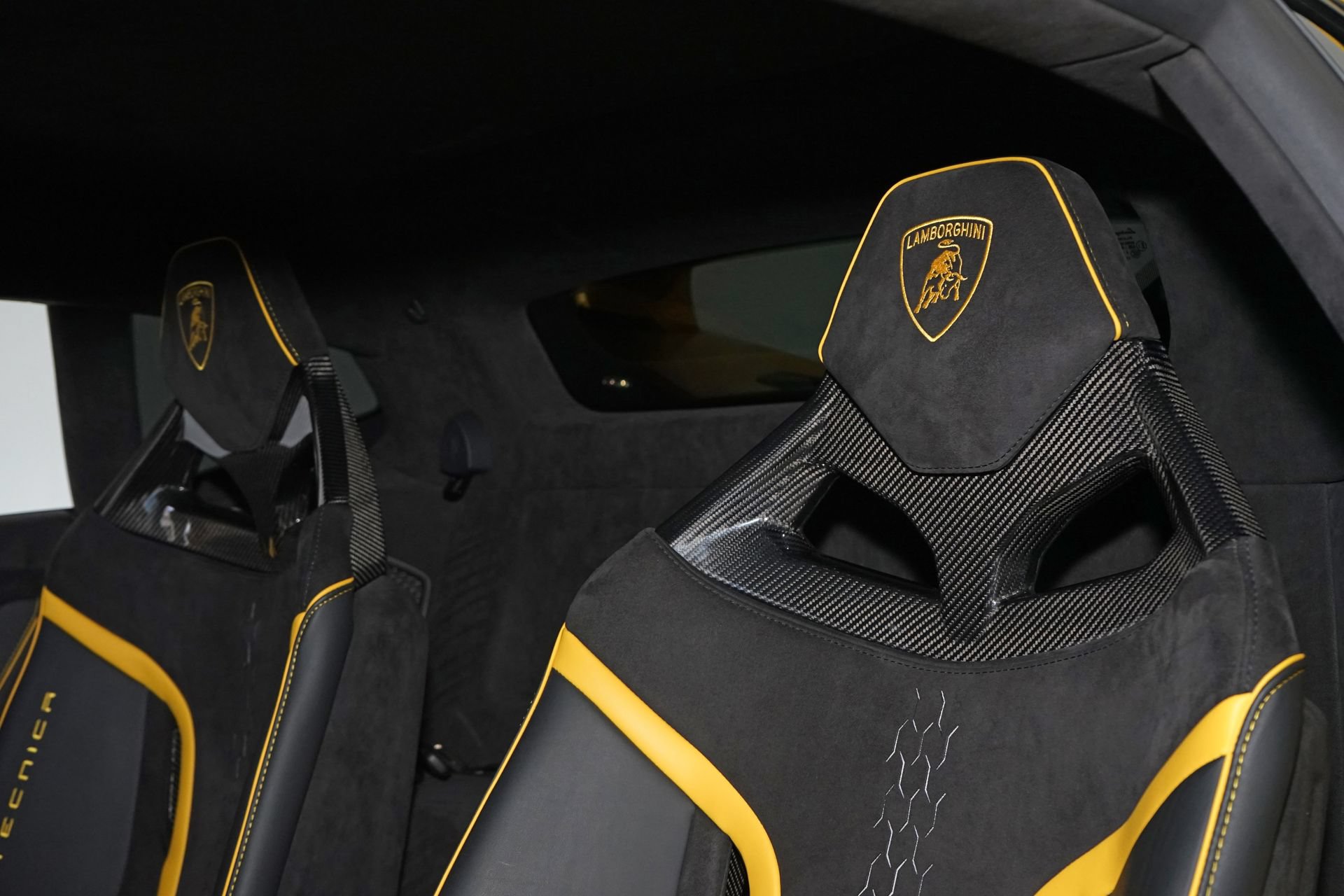 Used 2023 Lamborghini Huracan Tecnica RWD image 23