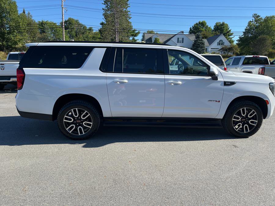 Used 2023 GMC Yukon XL AT4 w/ AT4 Premium Package image 2