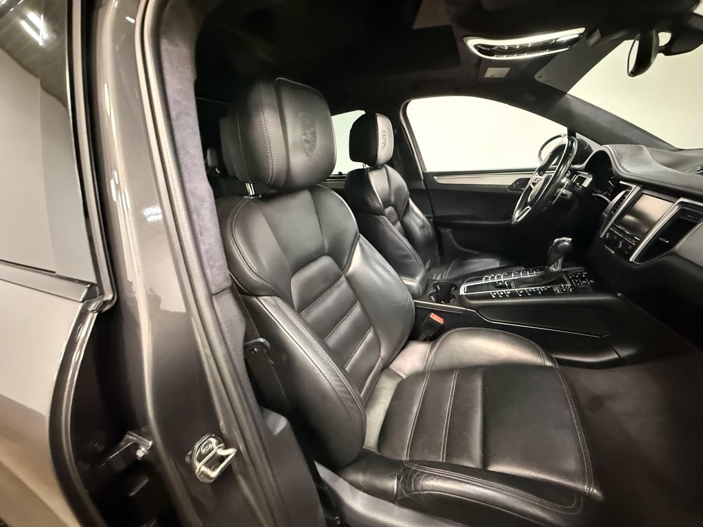 Used 2015 Porsche Macan Turbo AWD/4WD image 62