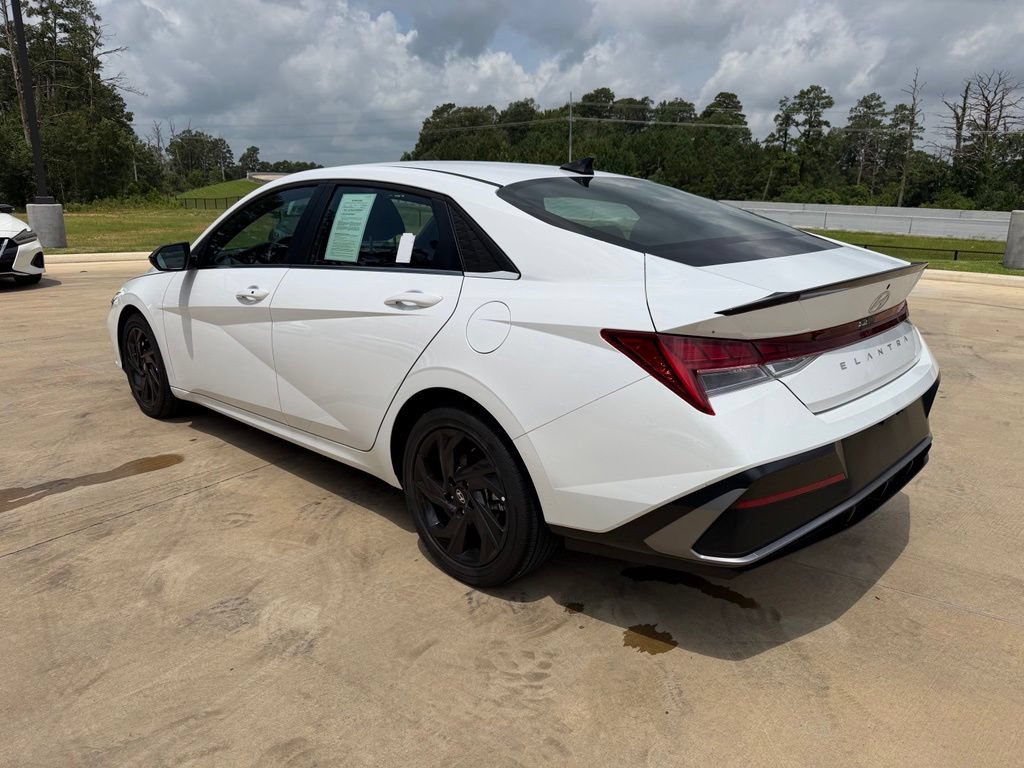 Certified 2026 Hyundai Elantra SEL Sport Premium FWD image 3