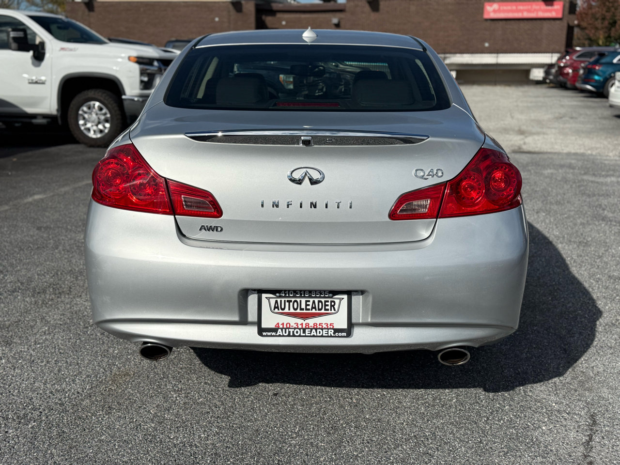 Used 2015 INFINITI Q40 AWD w/ Moonroof Package image 8