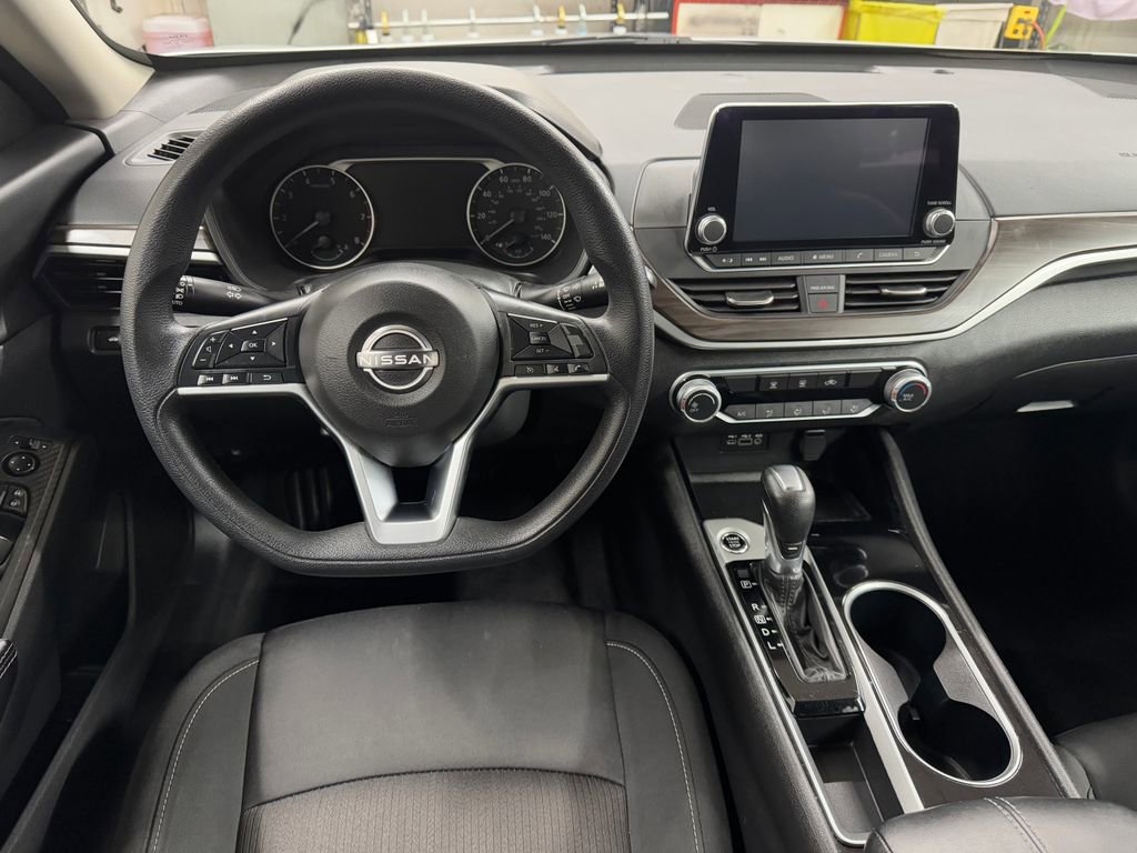 Used 2024 Nissan Altima 2.5 SV image 18