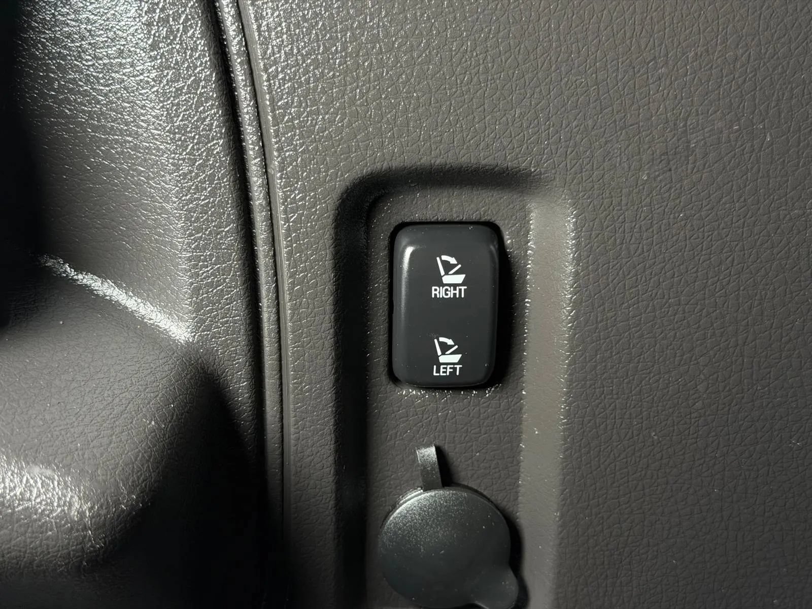 Used 2014 Lincoln MKX FWD w/ Equipment Group 101A image 16