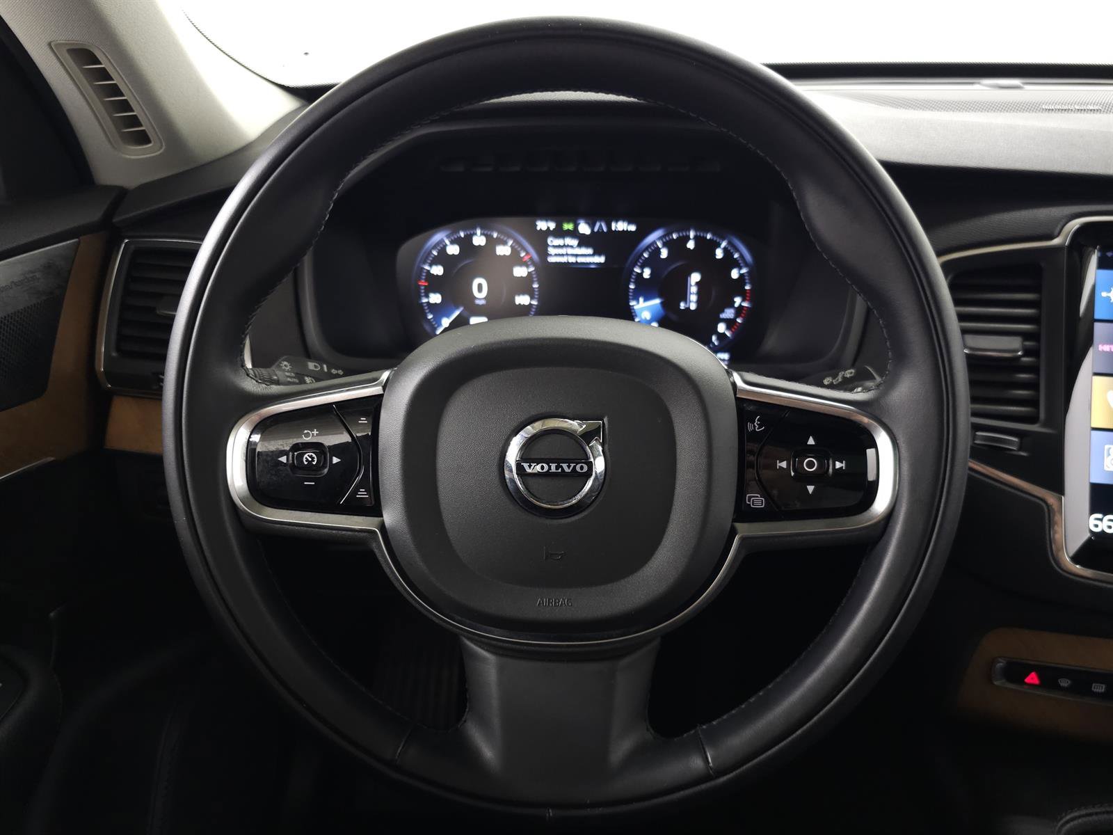 Used 2021 Volvo XC90 T6 Momentum w/ Protection Package Premier AWD/4WD image 18