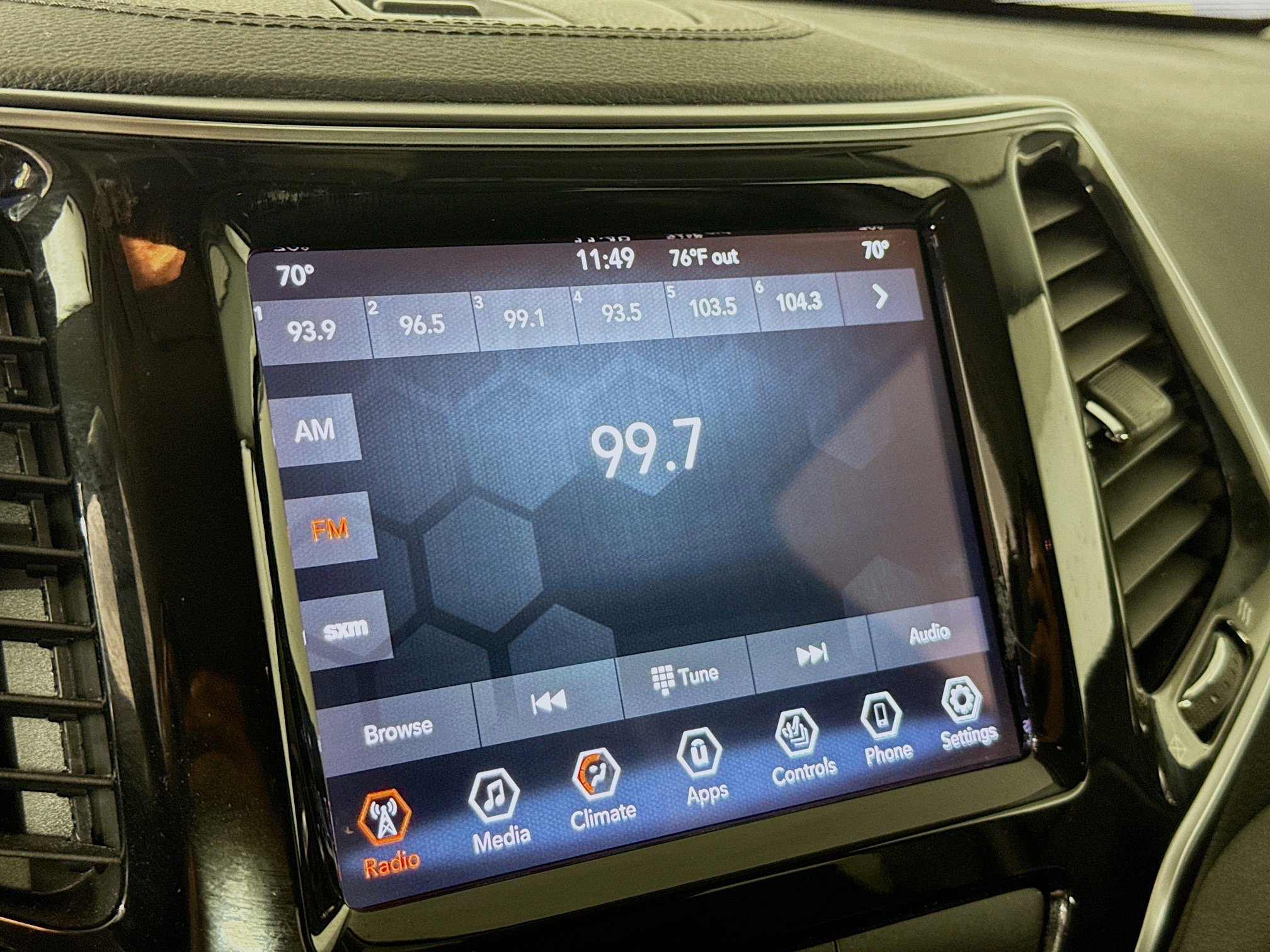 Used 2020 Jeep Cherokee Limited FWD image 16