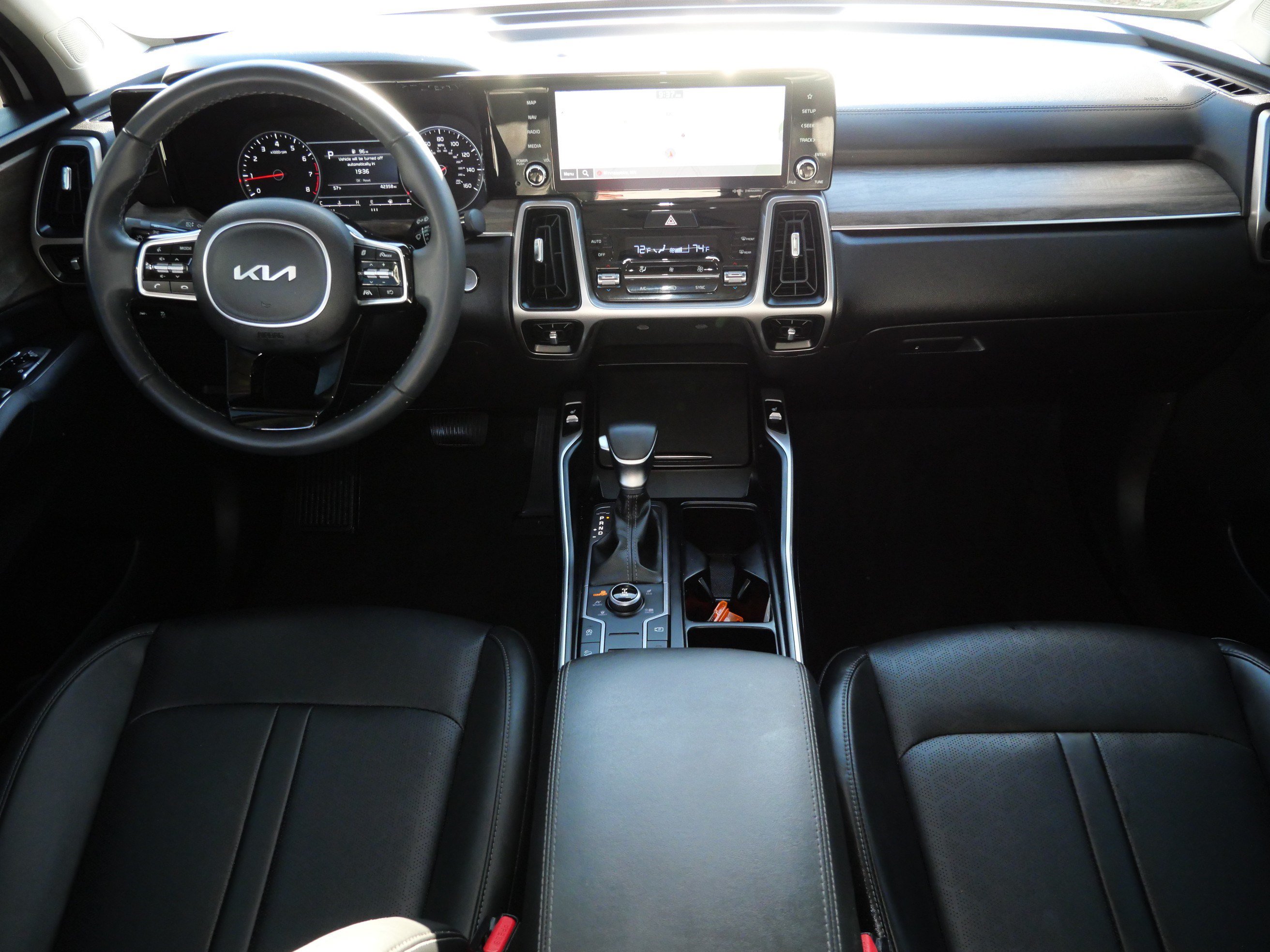 Used 2023 Kia Sorento S w/ Panoramic Sunroof Package AWD/4WD image 10