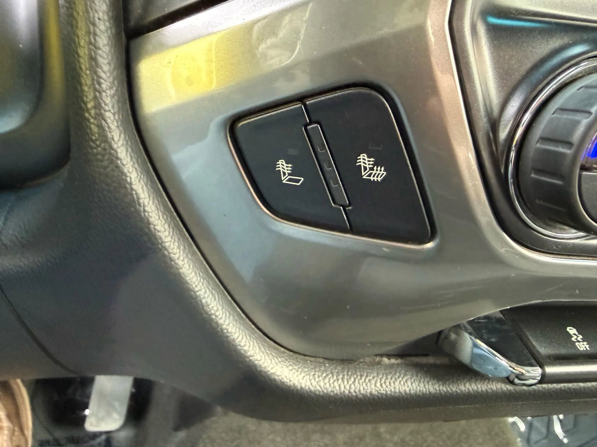 Used 2017 Chevrolet Silverado 1500 LT w/ All Star Edition AWD/4WD image 19