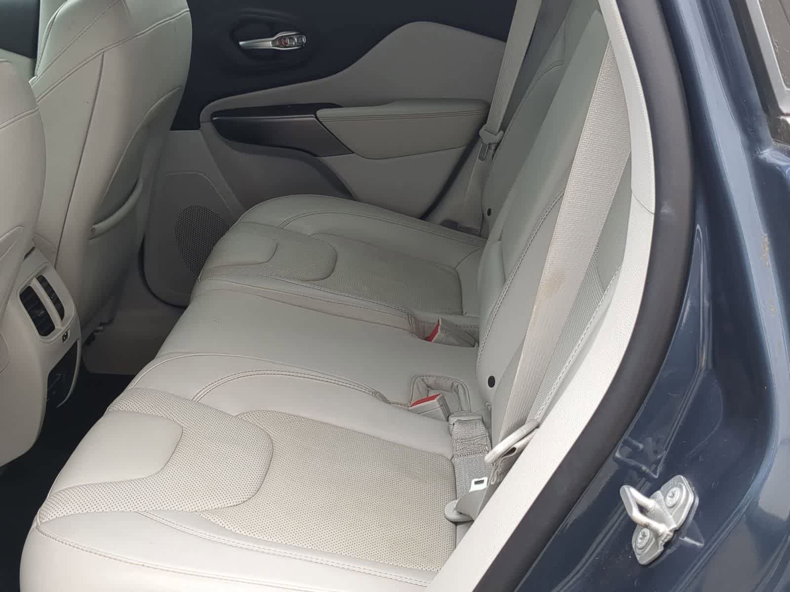 Certified 2019 Jeep Cherokee Limited AWD/4WD image 19