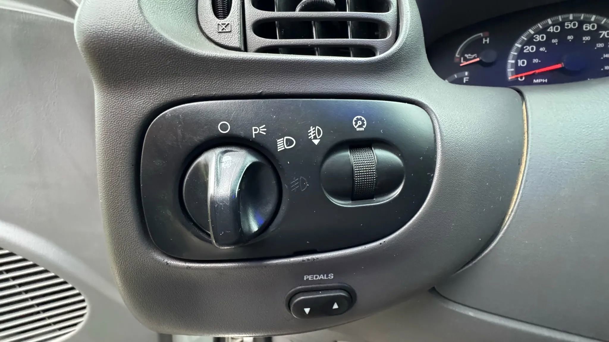 Used 2001 Ford F150 4x4 SuperCrew image 12