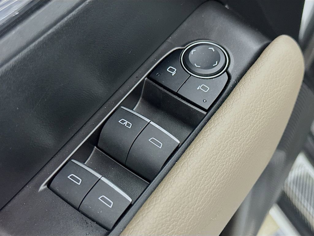 Used 2024 GMC Canyon Denali image 20