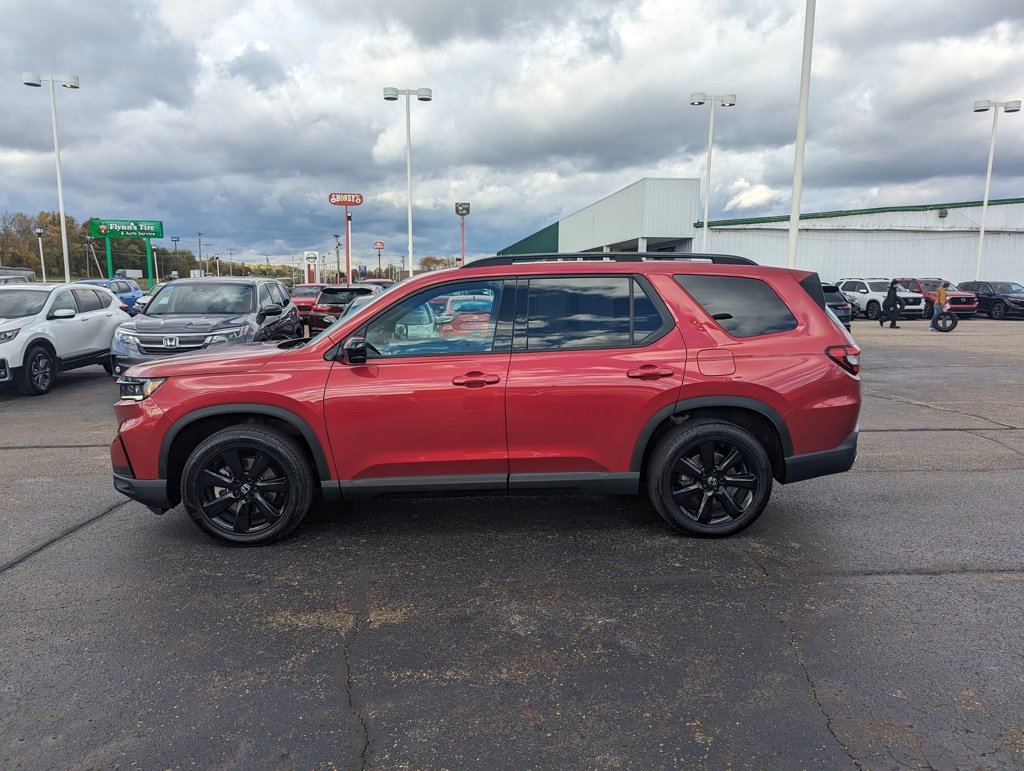 Certified 2025 Honda Pilot Black Edition image 6