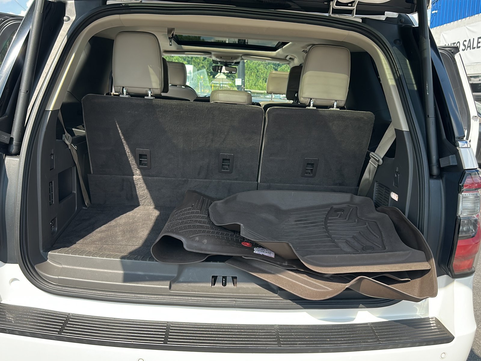 Used 2019 Ford Expedition Limited w/ Equipment Group 302A AWD/4WD image 25